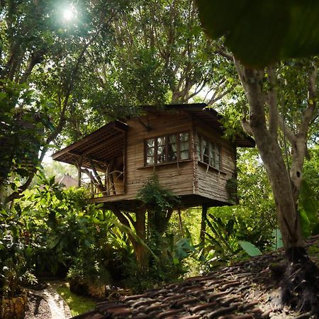 울루와뚜 Roots Tree House 빌라 외부 사진