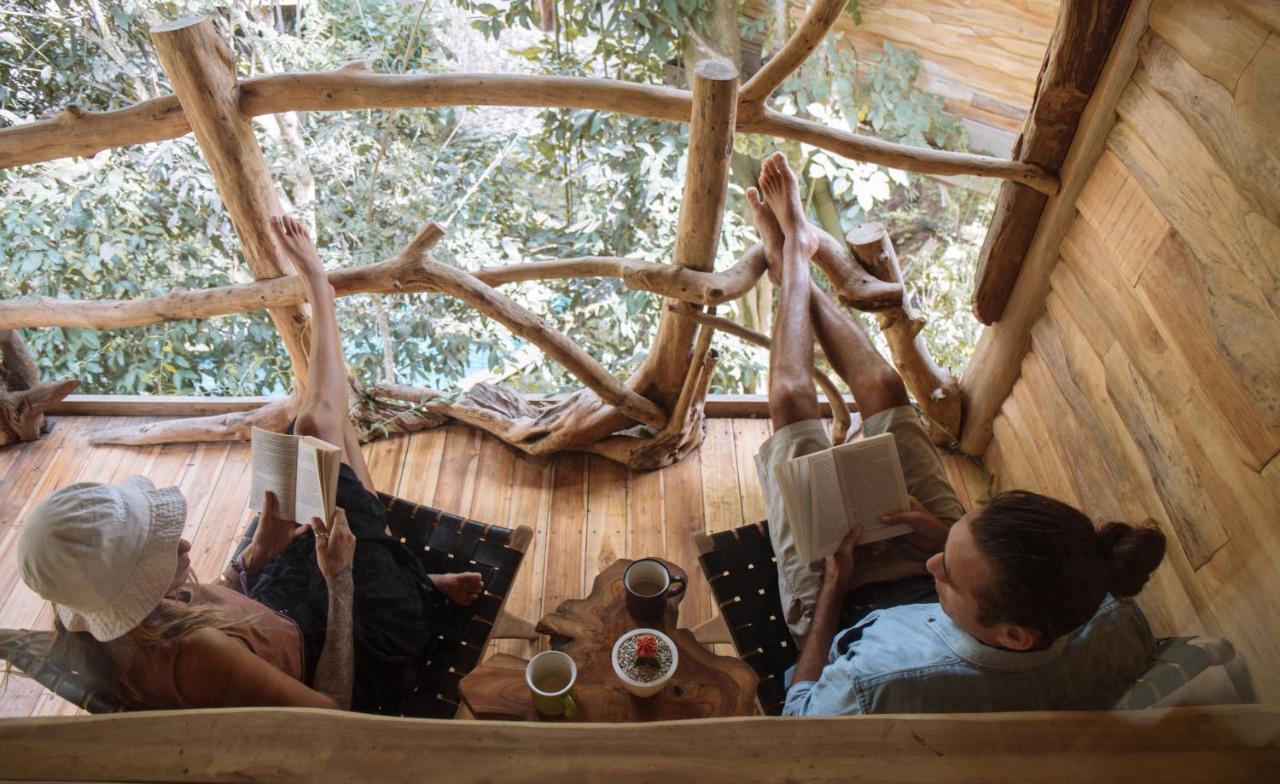 울루와뚜 Roots Tree House 빌라 외부 사진